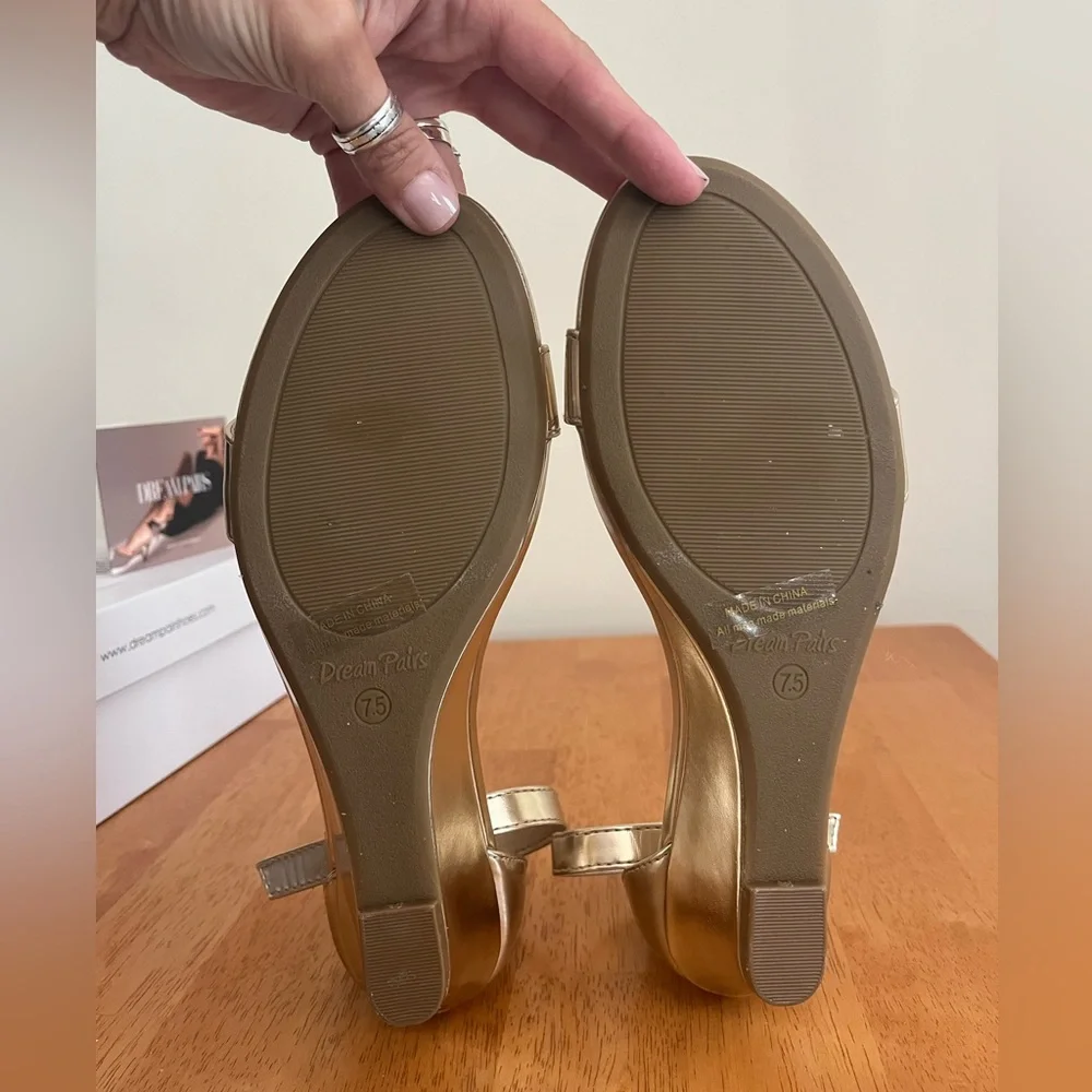 Brand New - Dream Pairs- Gold Low Wedge Heels (size 7.5) - Picture 4 of 13